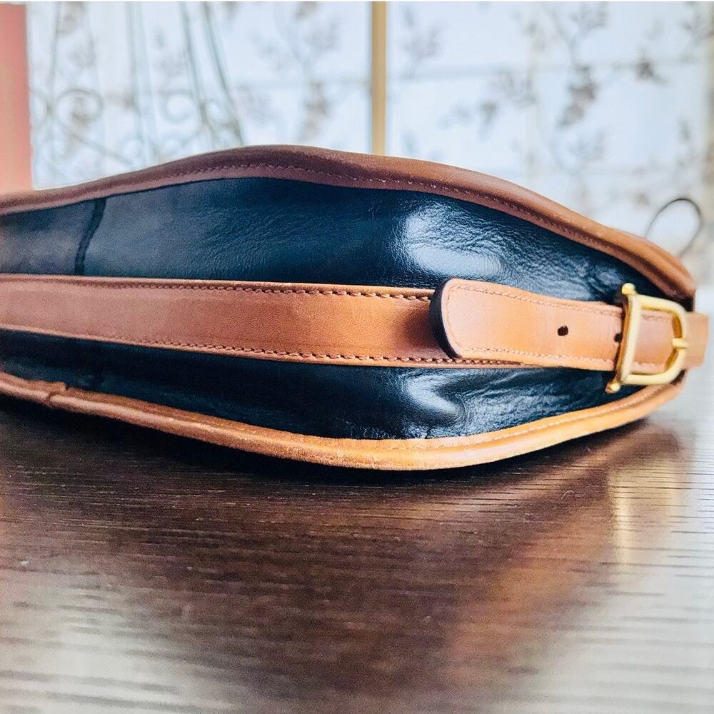 Vintage Celine Paris Blason Black Leather Shoulder Bag Tan Trim Made in Italy - Picture 9 of 16